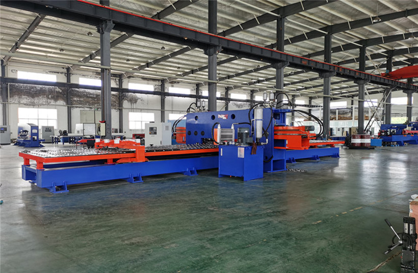 數(shù)控沖孔生產(chǎn)線(xiàn)(大型網(wǎng)板加工)